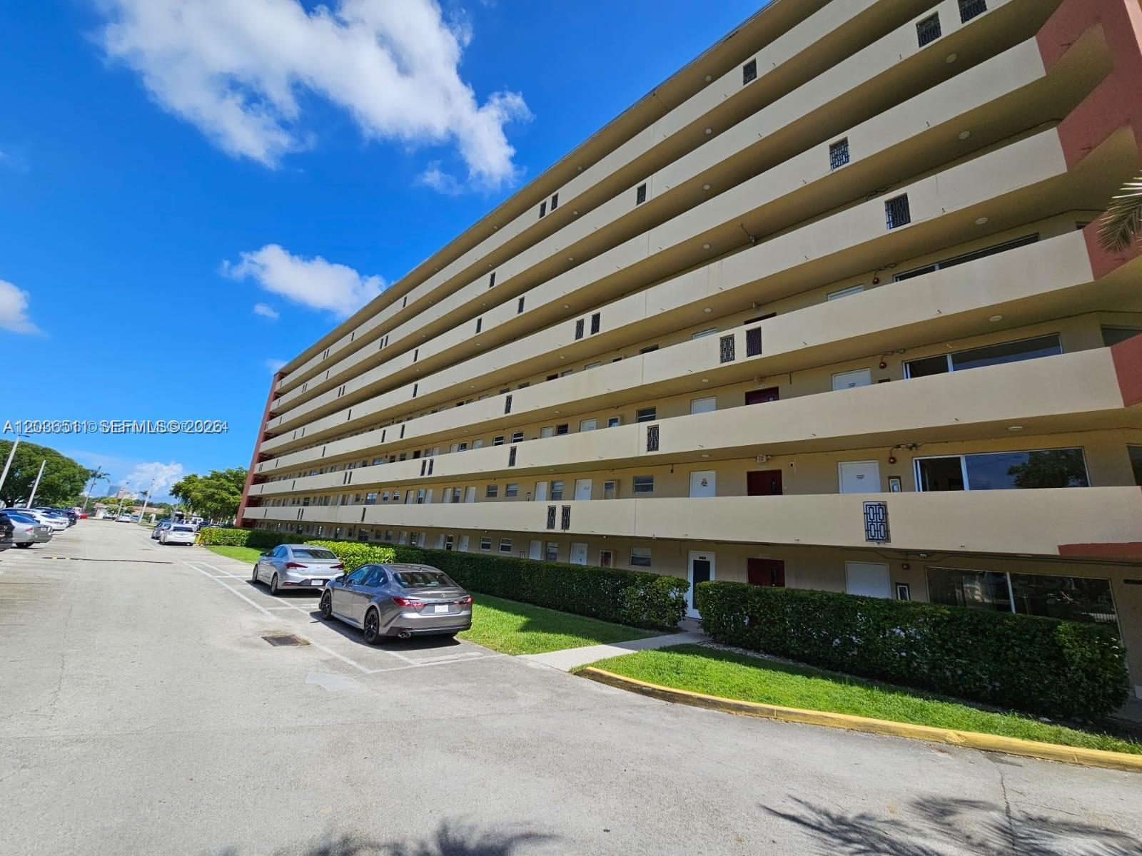 See details 700-1 1 / 2 1090 sq. ft. $ 2026-06-12 0 Photo