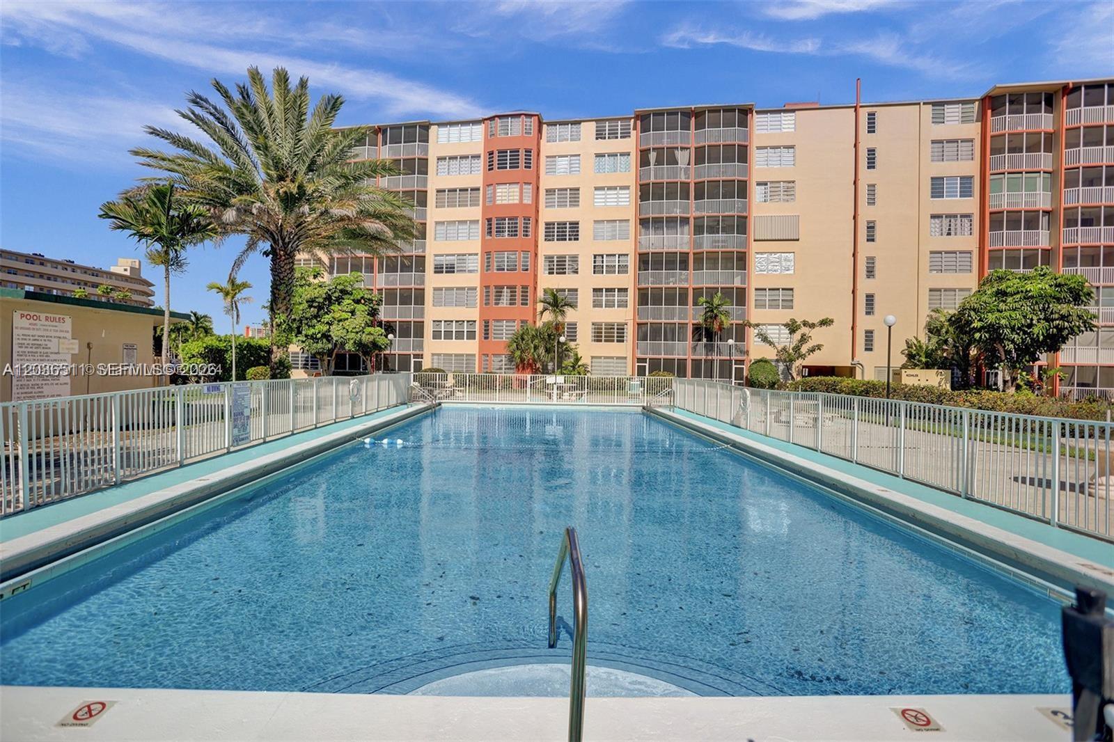 See details 700-1 1 / 2 1090 sq. ft. $ 2026-06-12 0 Photo