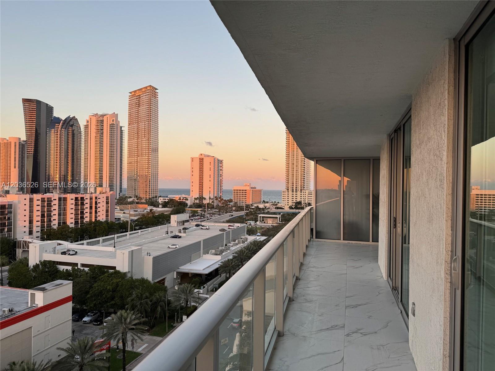 Ver detalles 5-1003 3 / 3 1524 sq. ft. $ 2026-06-13 0 foto