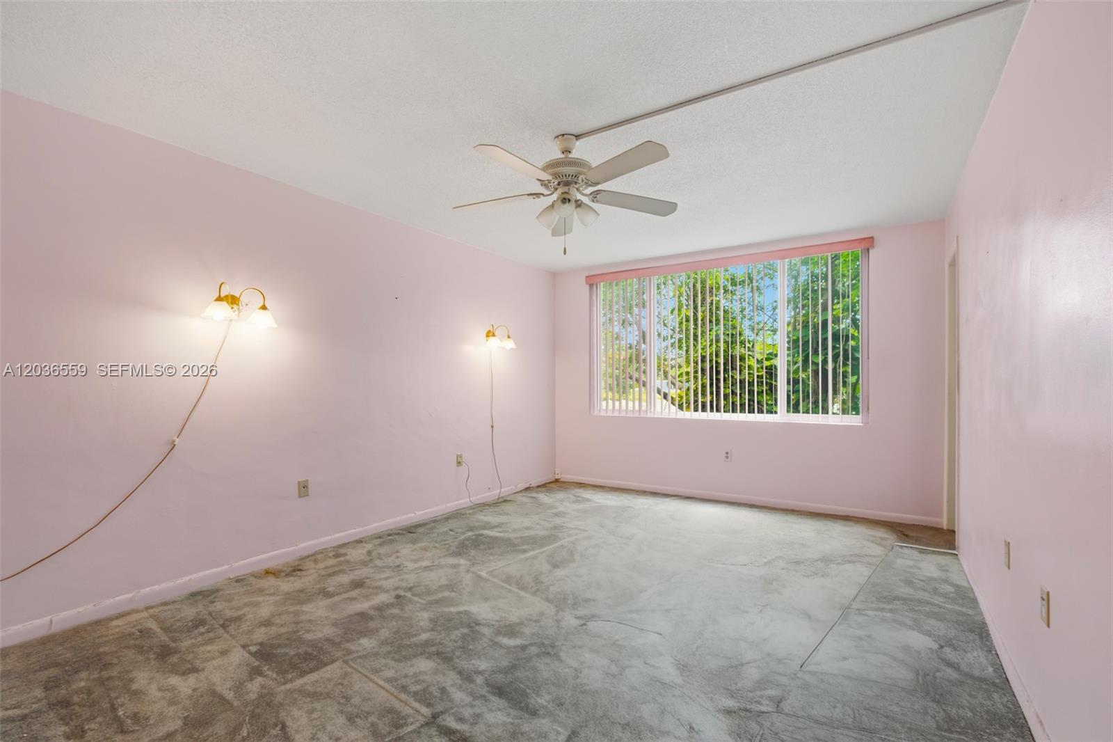 Ver detalles G219 2 / 2 1156 sq. ft. $ 2026-06-13 0 foto