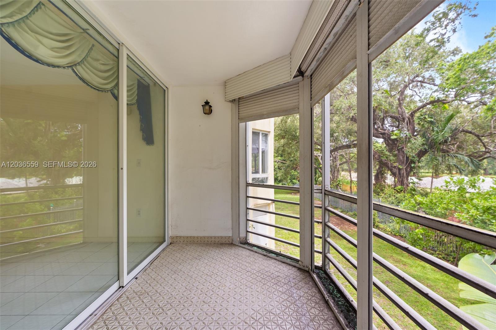 Ver detalles G219 2 / 2 1156 sq. ft. $ 2026-06-13 0 foto