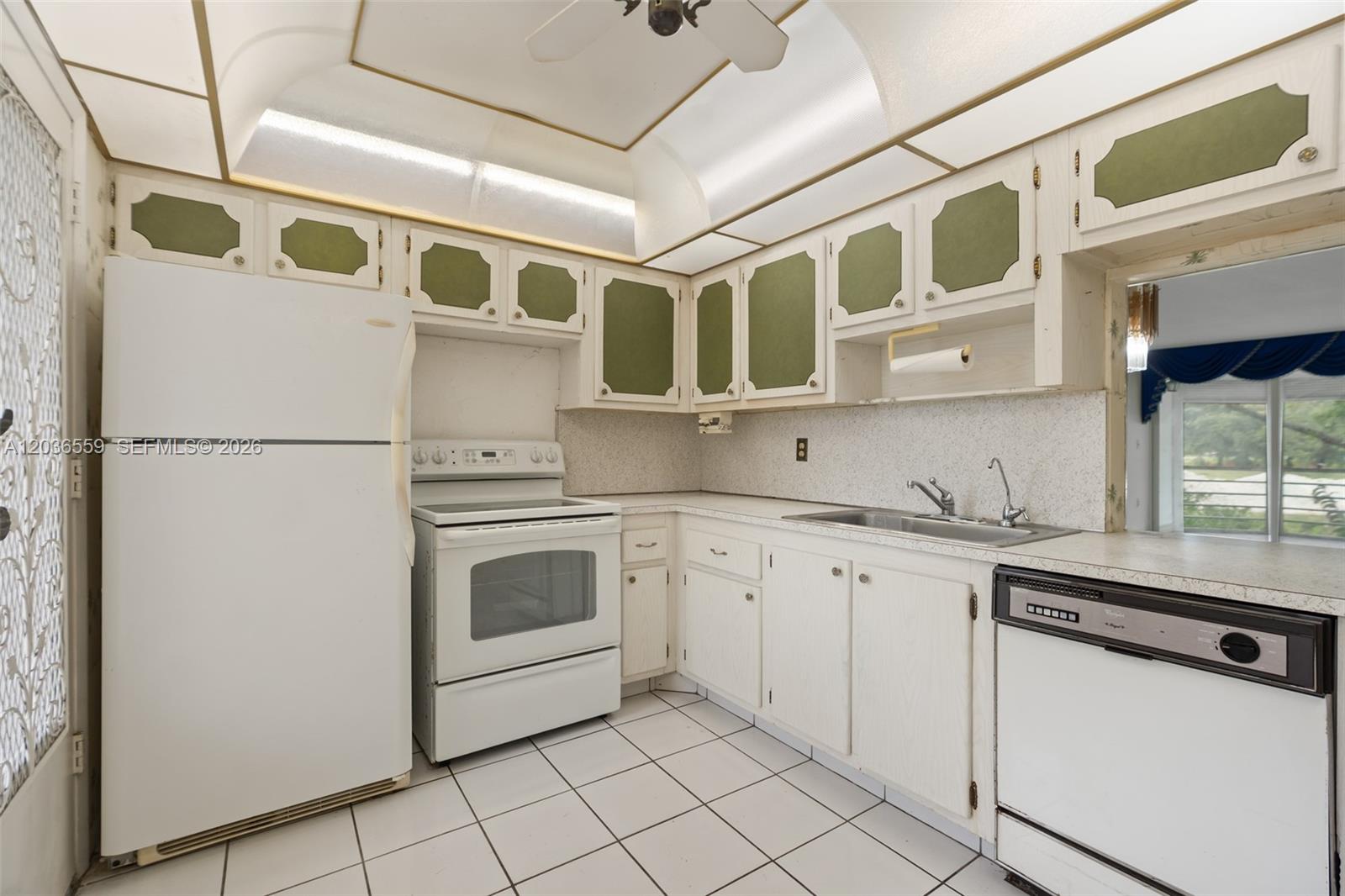 Ver detalles G219 2 / 2 1156 sq. ft. $ 2026-06-13 0 foto