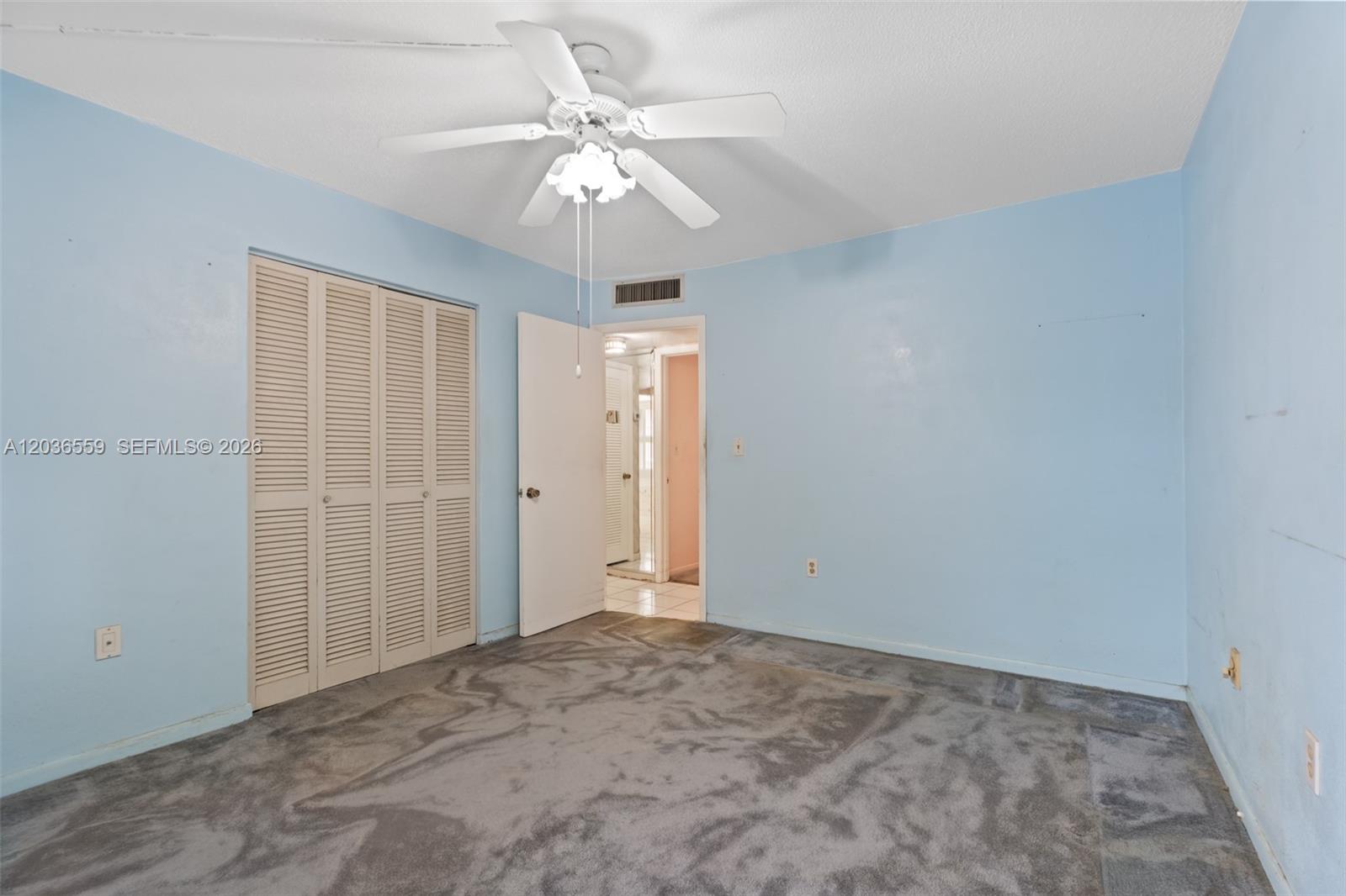 Ver detalles G219 2 / 2 1156 sq. ft. $ 2026-06-13 0 foto