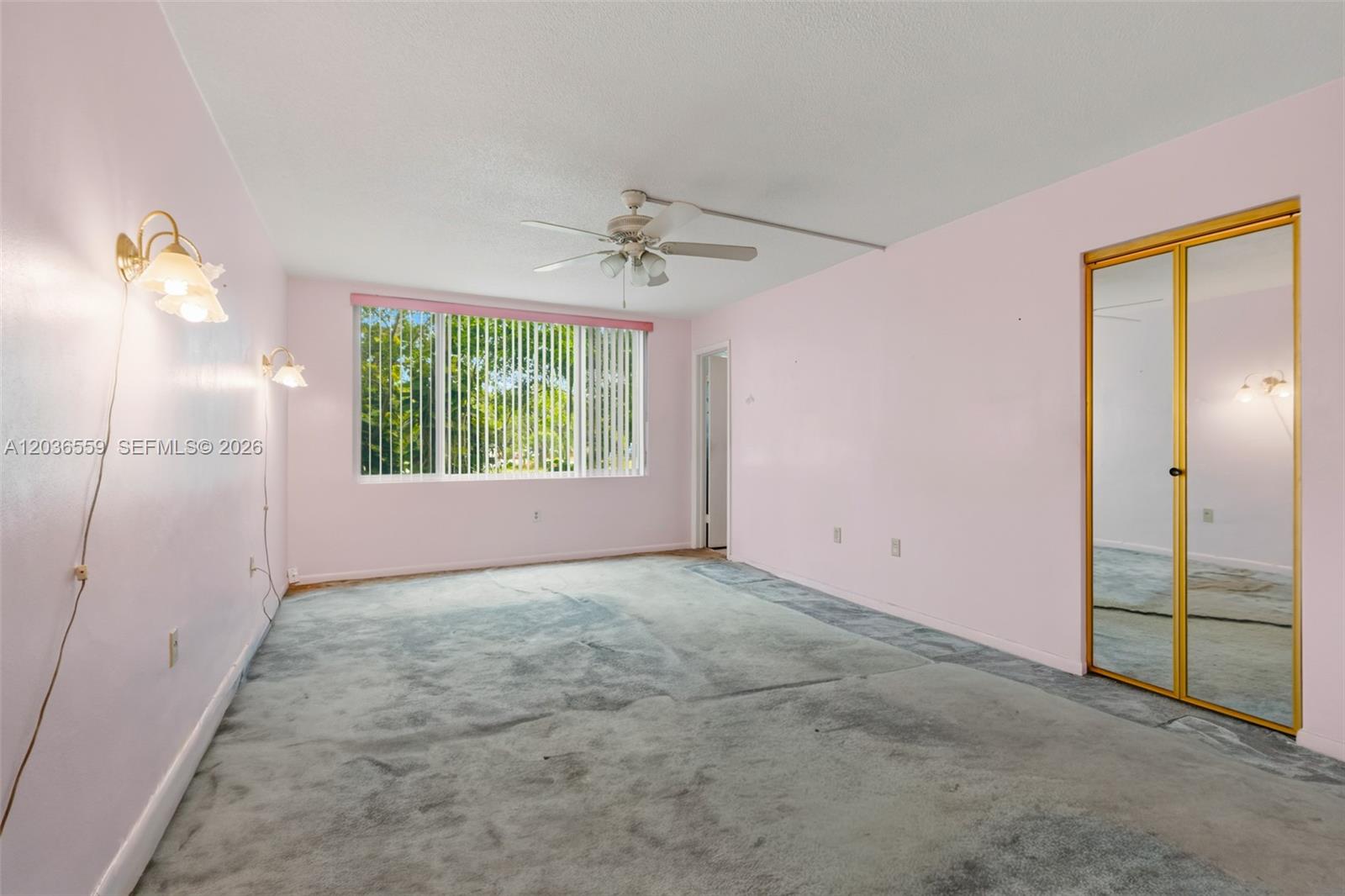 Ver detalles G219 2 / 2 1156 sq. ft. $ 2026-06-13 0 foto