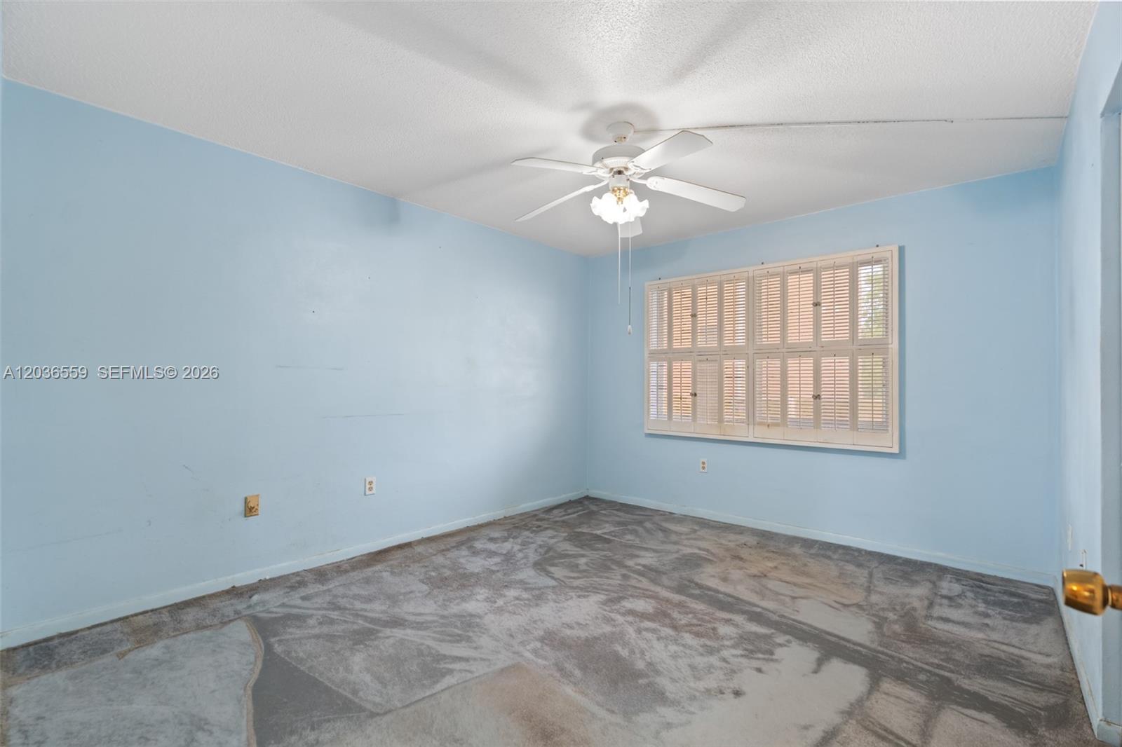 Ver detalles G219 2 / 2 1156 sq. ft. $ 2026-06-13 0 foto