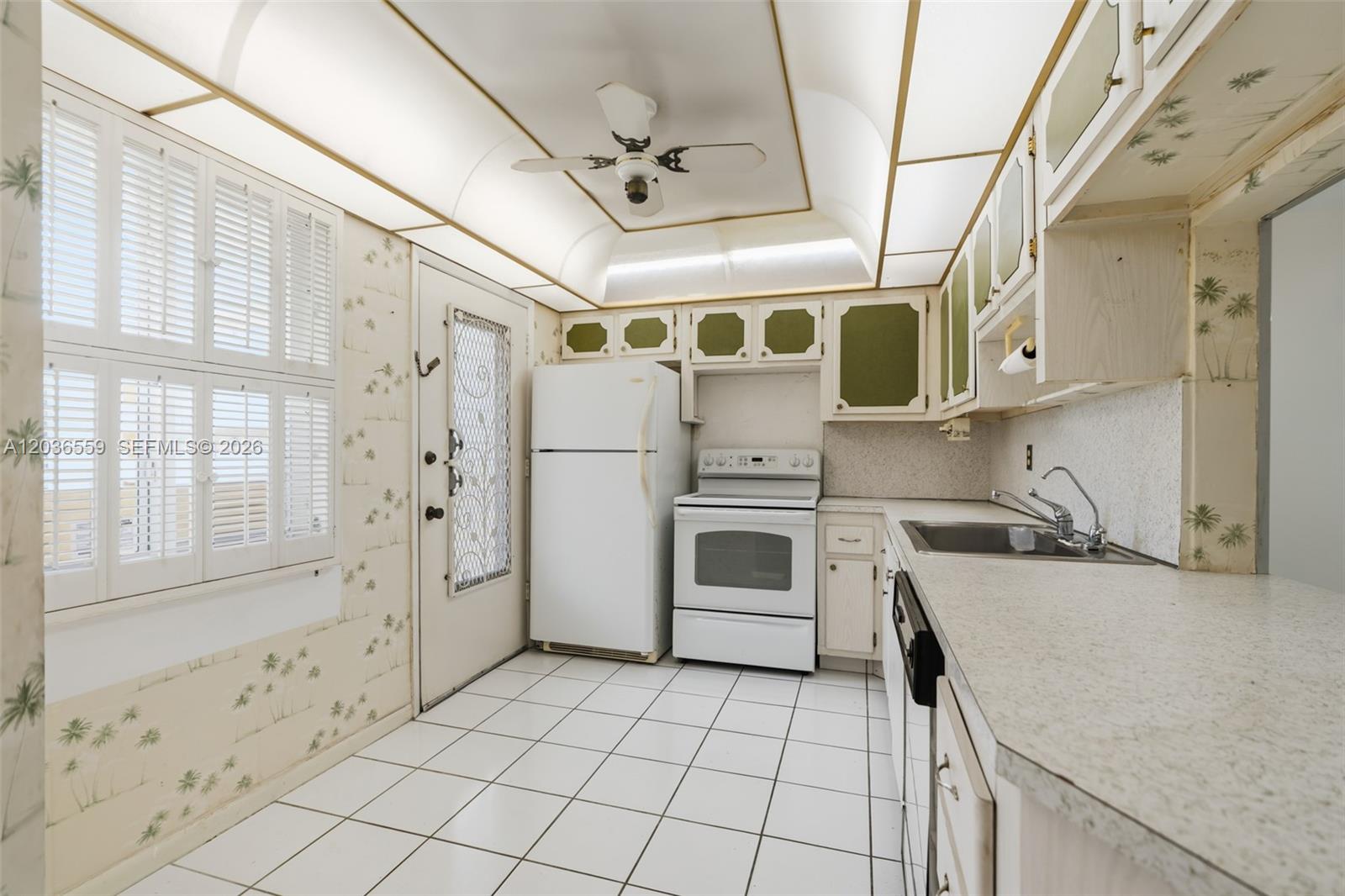 Ver detalles G219 2 / 2 1156 sq. ft. $ 2026-06-13 0 foto
