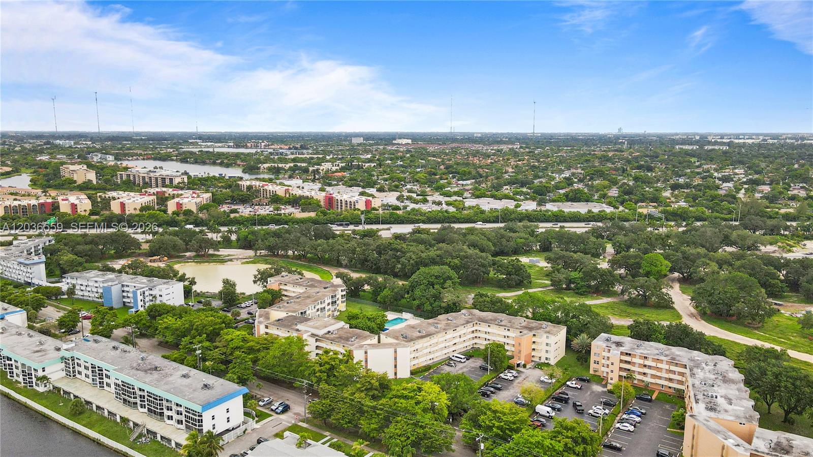 Ver detalles G219 2 / 2 1156 sq. ft. $ 2026-06-13 0 foto
