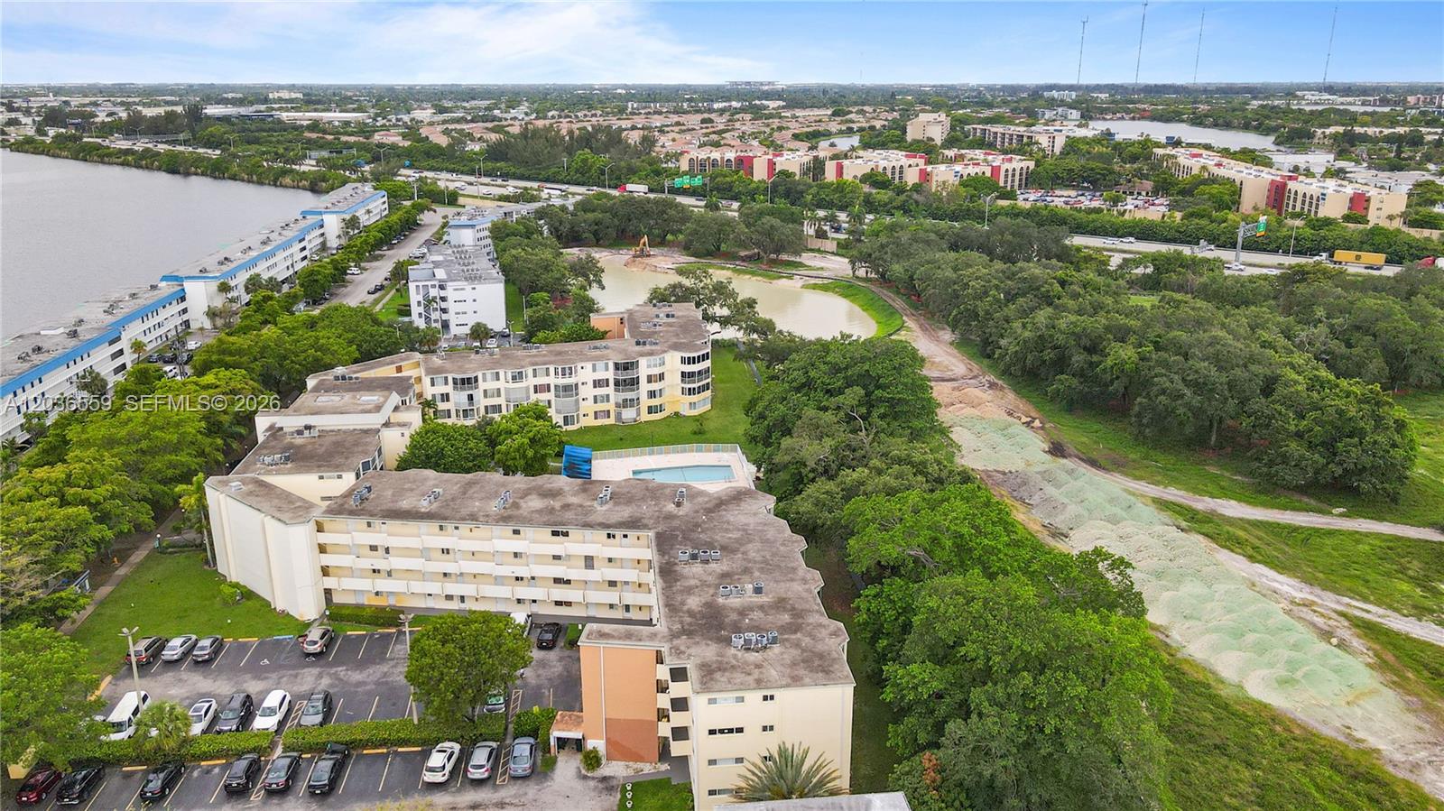 Ver detalles G219 2 / 2 1156 sq. ft. $ 2026-06-13 0 foto