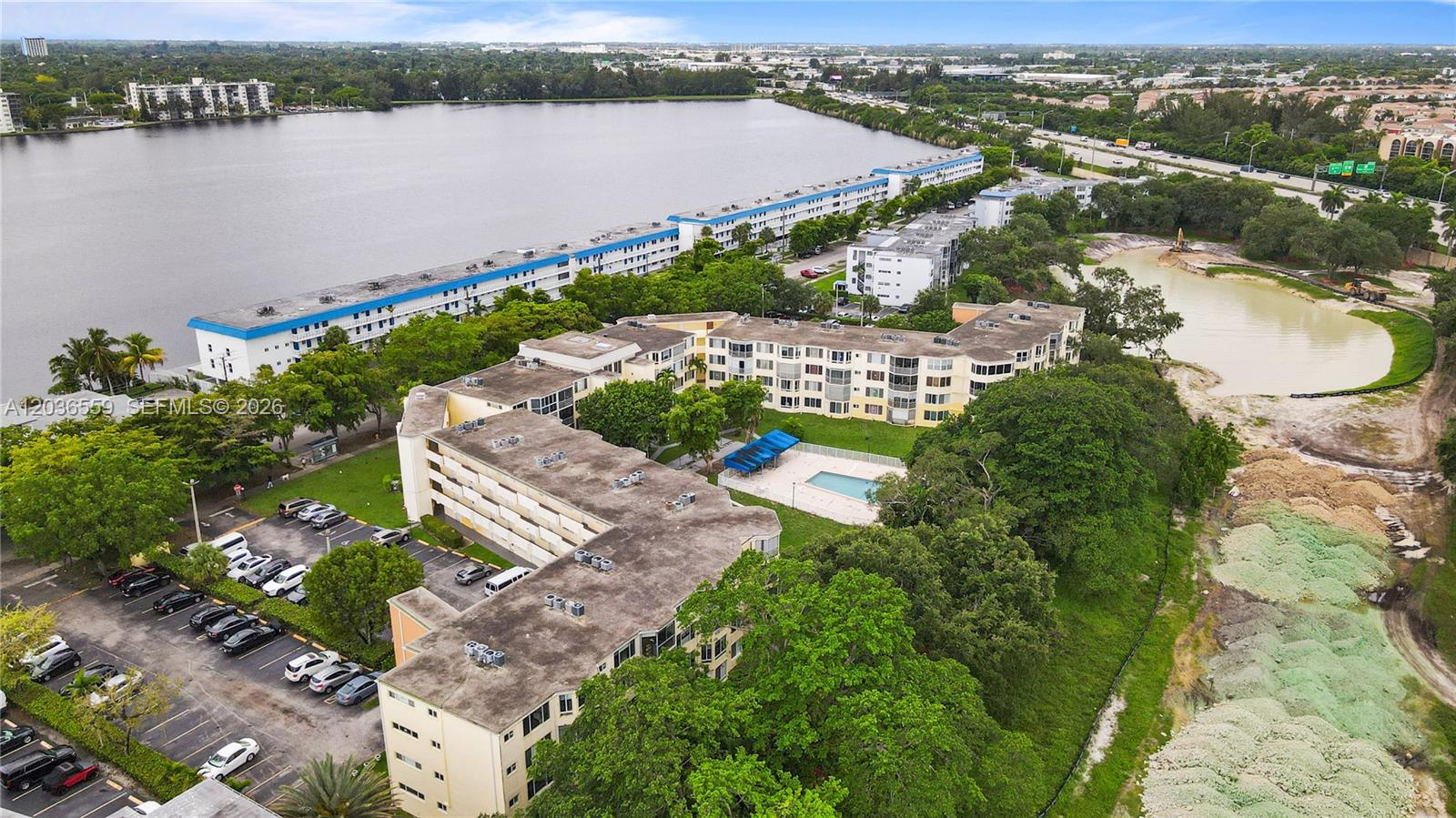 Ver detalles G219 2 / 2 1156 sq. ft. $ 2026-06-13 0 foto