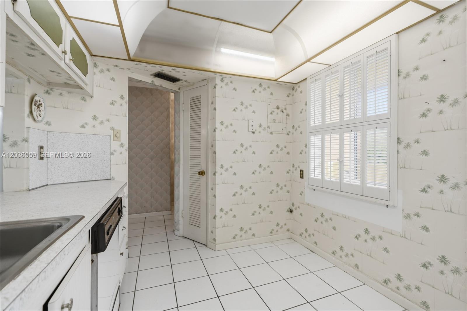 Ver detalles G219 2 / 2 1156 sq. ft. $ 2026-06-13 0 foto
