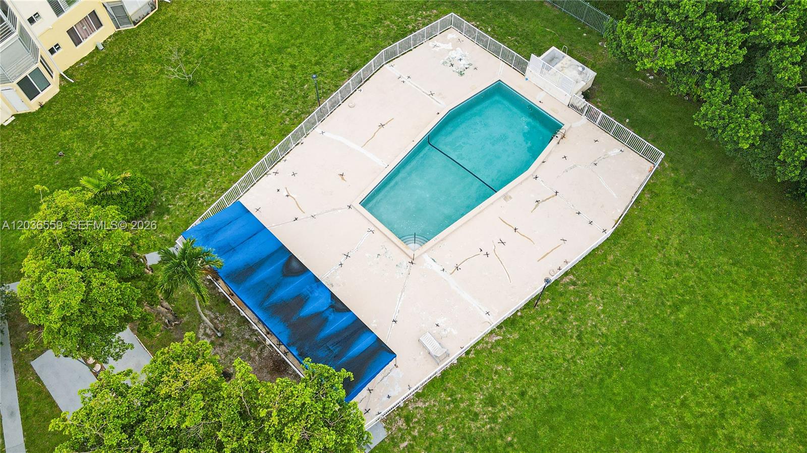 Ver detalles G219 2 / 2 1156 sq. ft. $ 2026-06-13 0 foto