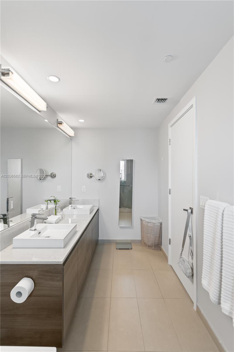 Photo of 1080 Brickell Ave #3300, Miami, Florida, 33131 -