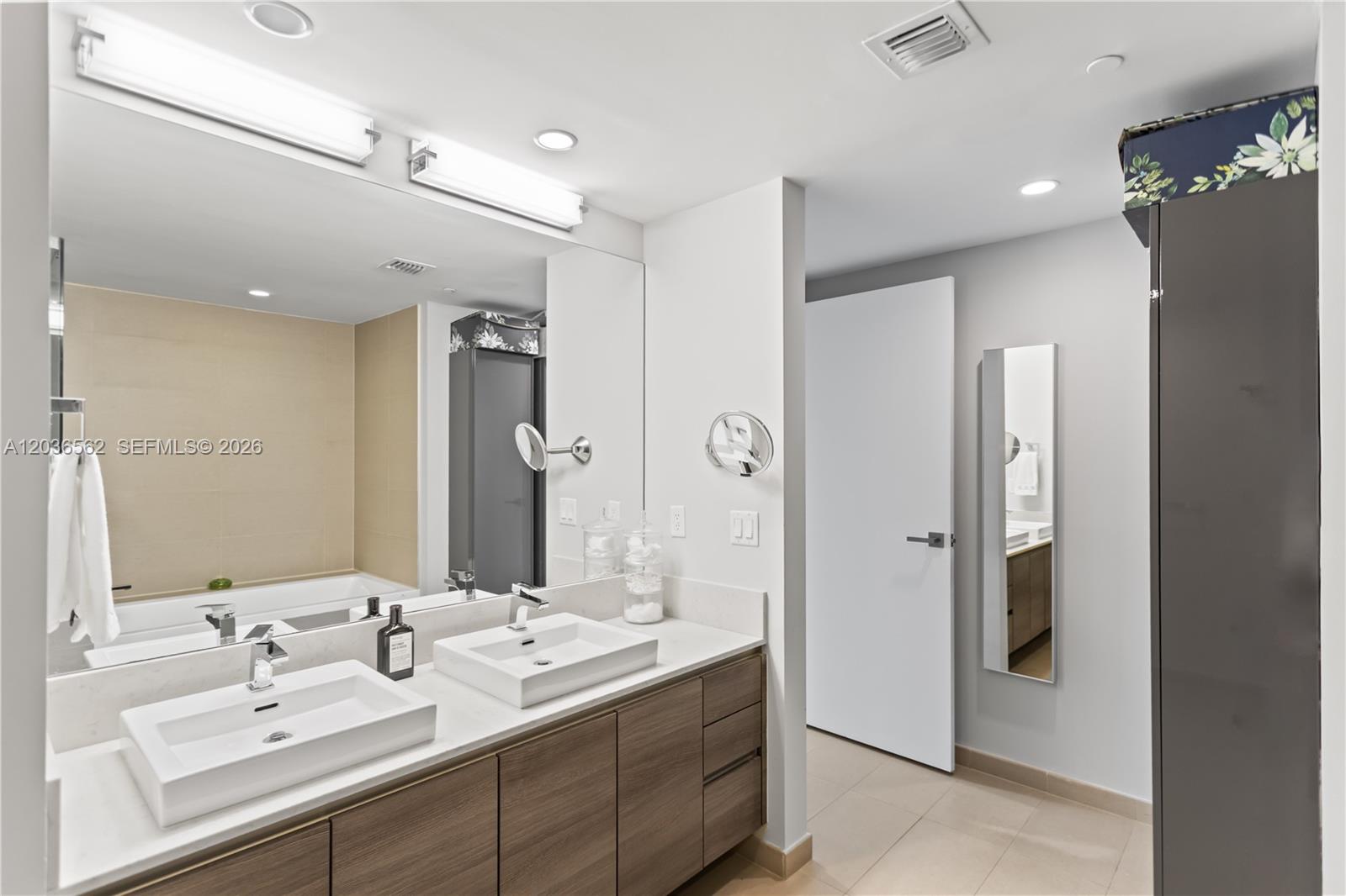 Photo of 1080 Brickell Ave #3300, Miami, Florida, 33131 -