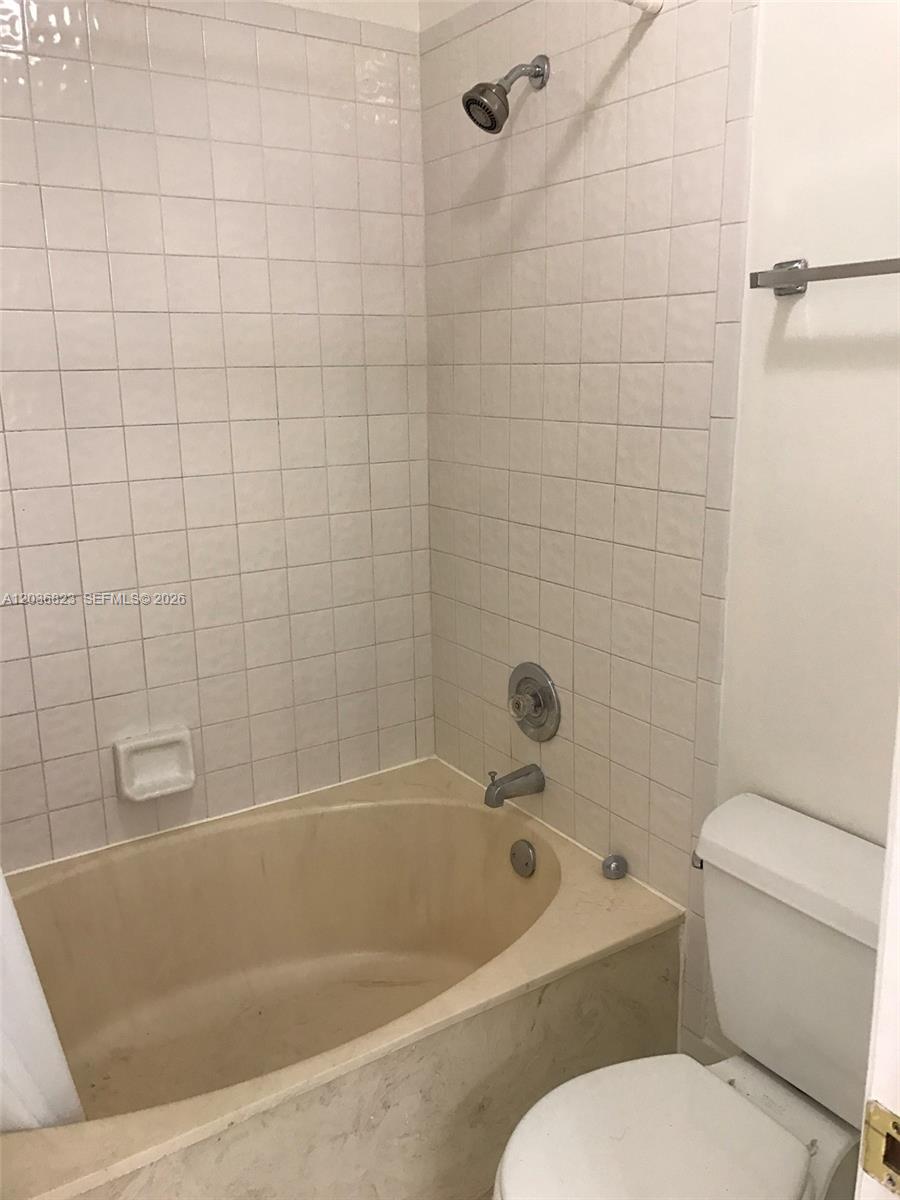 Photo of 3564 Magellan Cir  (3564), Aventura, Florida, 33180 - 