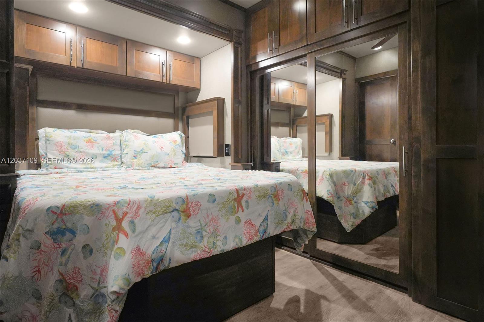 See details / sq. ft. $ 2026-06-15 0 Photo