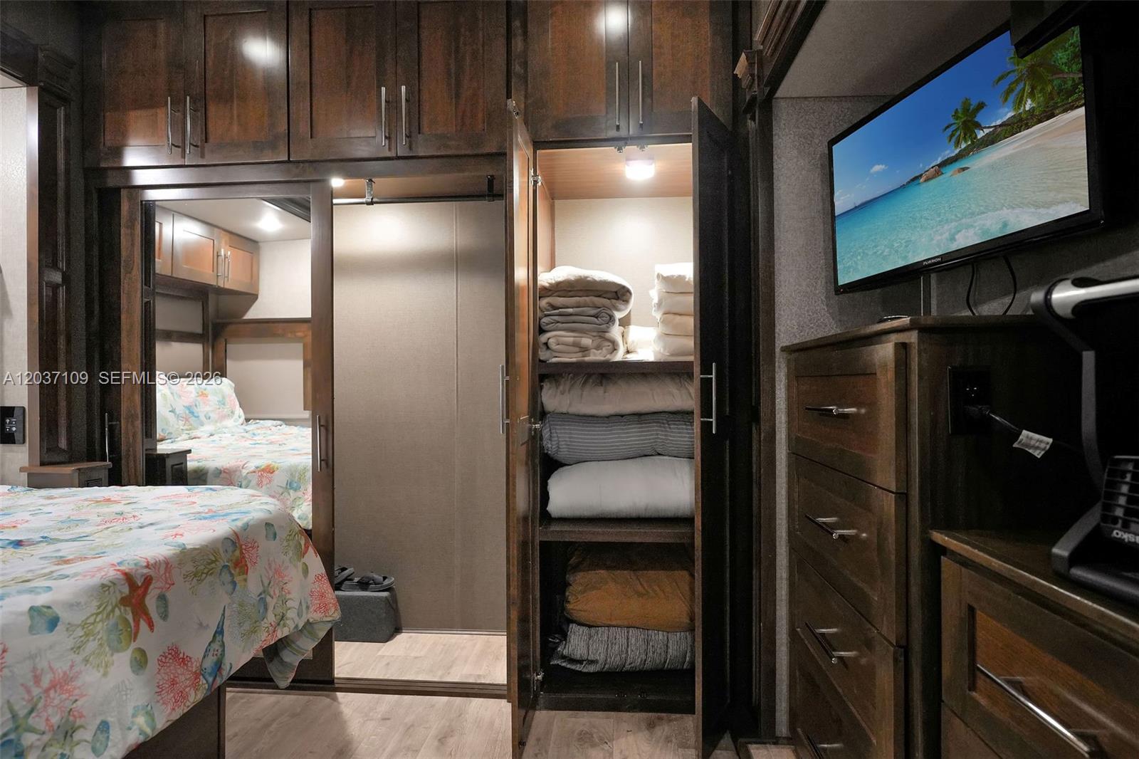 See details / sq. ft. $ 2026-06-15 0 Photo