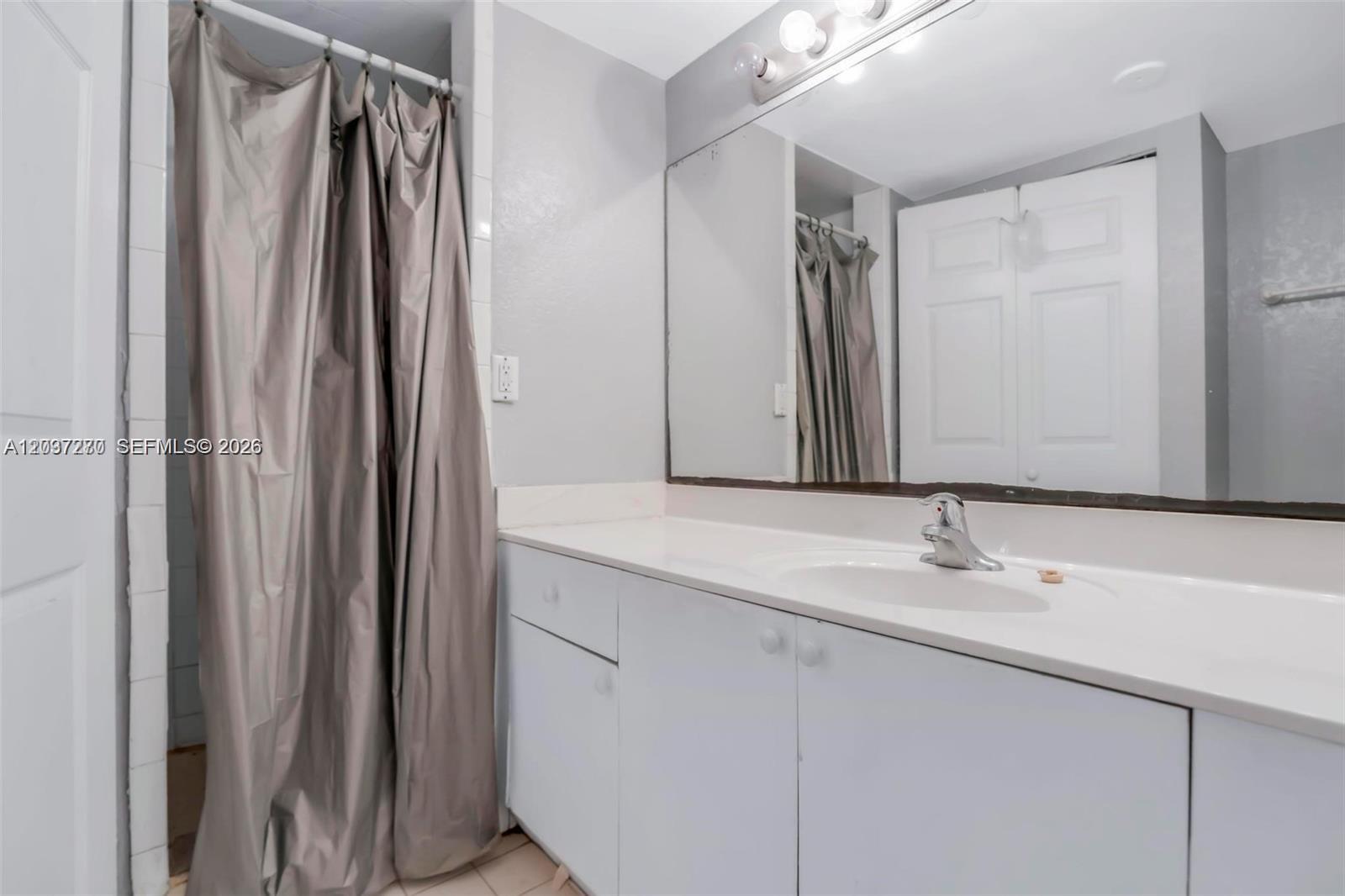 115 2 / 2 944 sq. ft. $ 2026-06-15 0 Photo