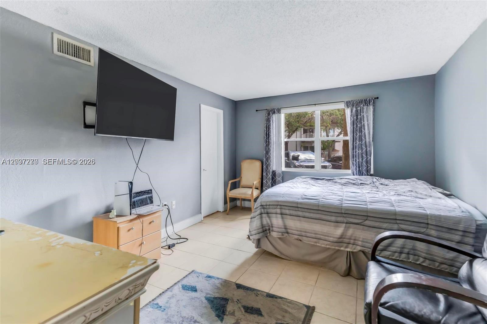 115 2 / 2 944 sq. ft. $ 2026-06-15 0 Photo