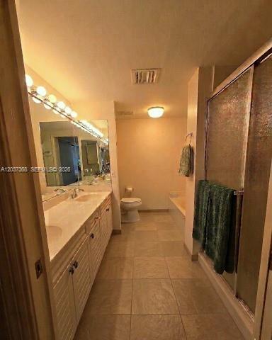 Photo of #416, Aventura, Florida, 33180 - Main Bathroom