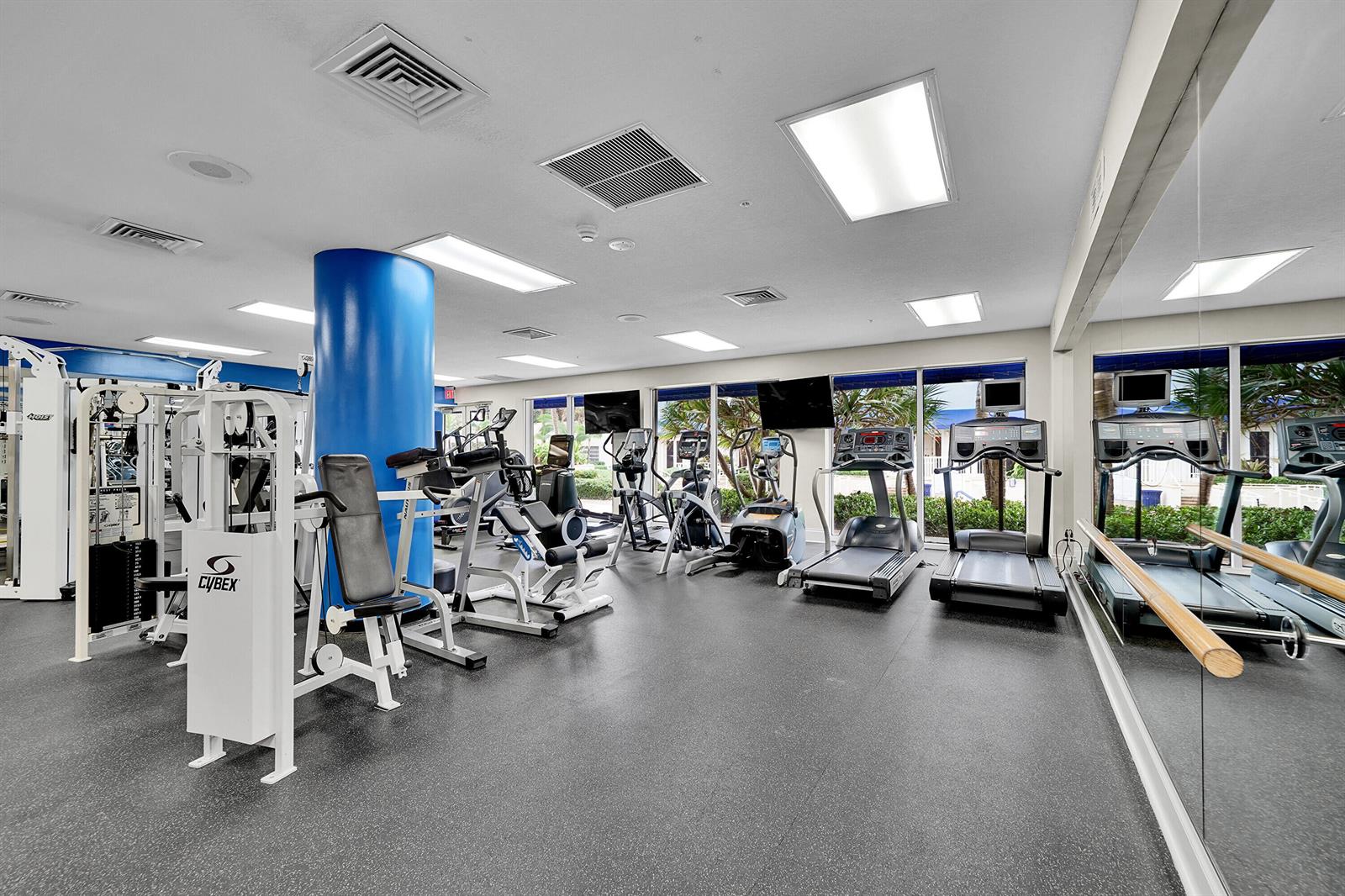 Photo of 6051 Ocean  #607, Hollywood, Florida, 33019 - 11 gym 2