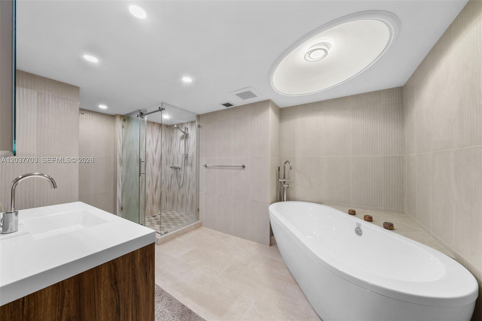 Photo of 1865 Ocean Dr  #16B, Hallandale Beach, Florida, 33009 - 