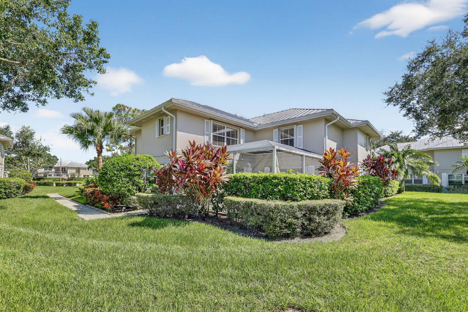 2433 2 /  1374 sq. ft. $ 2026-06-22 0 foto