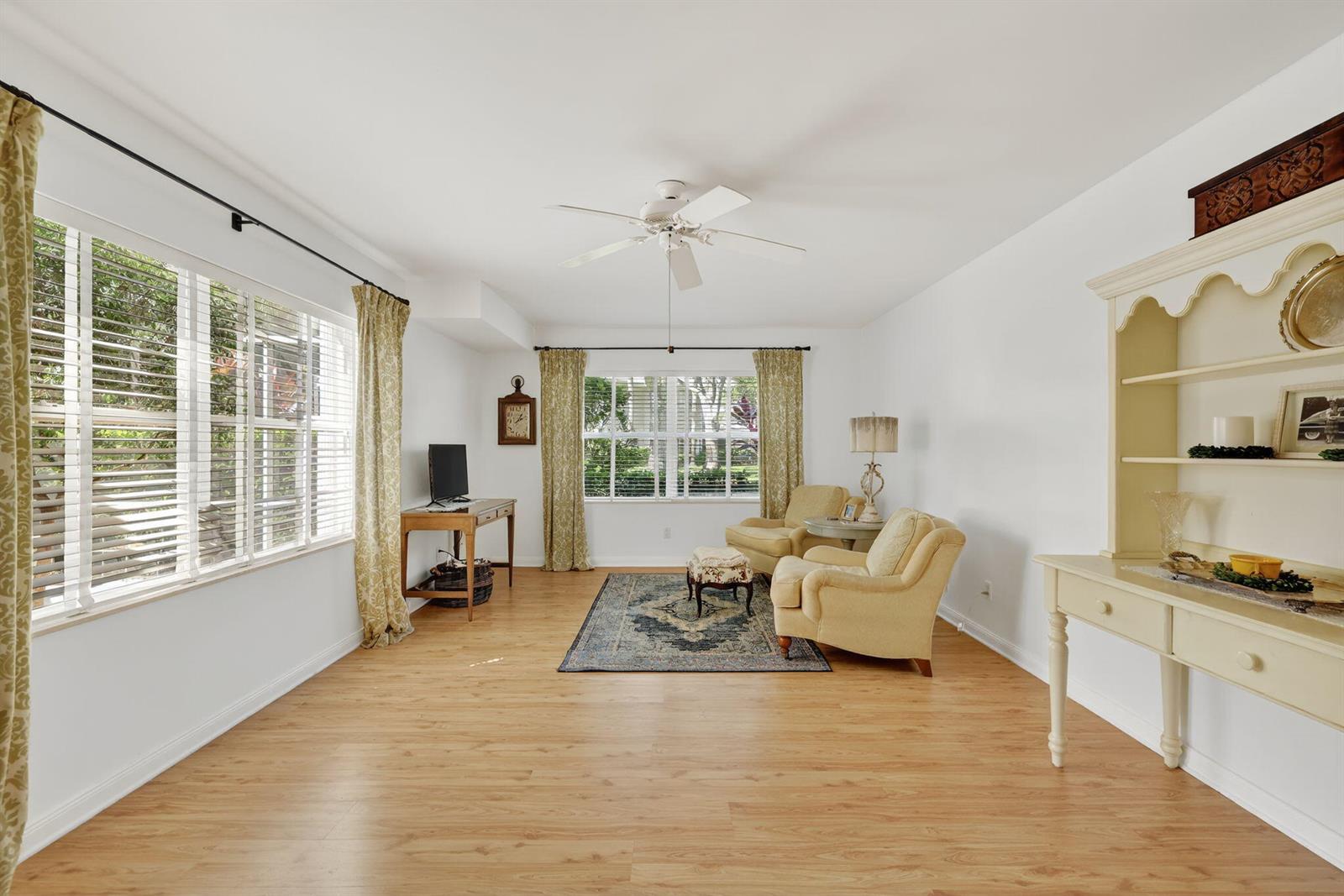 2433 2 /  1374 sq. ft. $ 2026-06-22 0 foto
