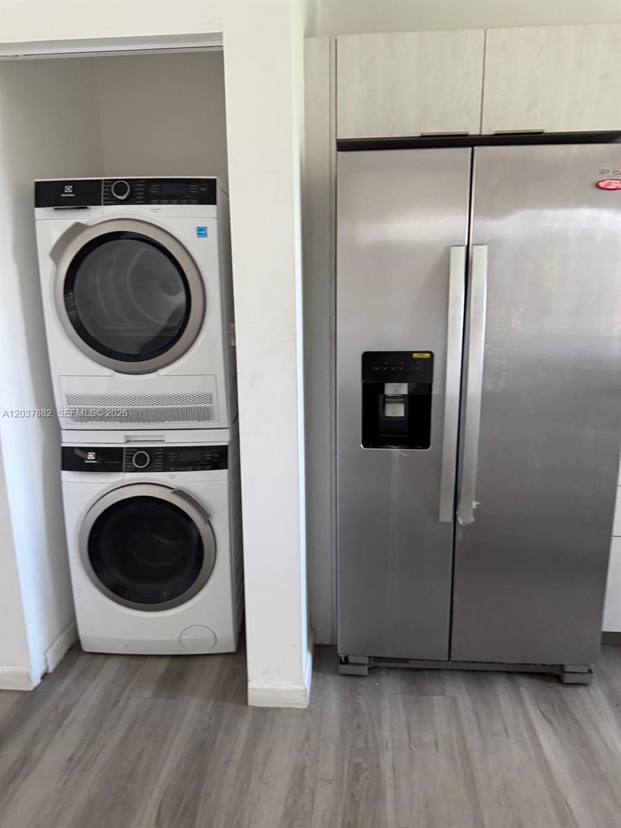916 3 / 3 1236 sq. ft. $ 2026-06-16 0 Photo