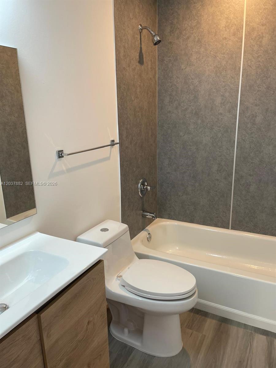 916 3 / 3 1236 sq. ft. $ 2026-06-16 0 Photo