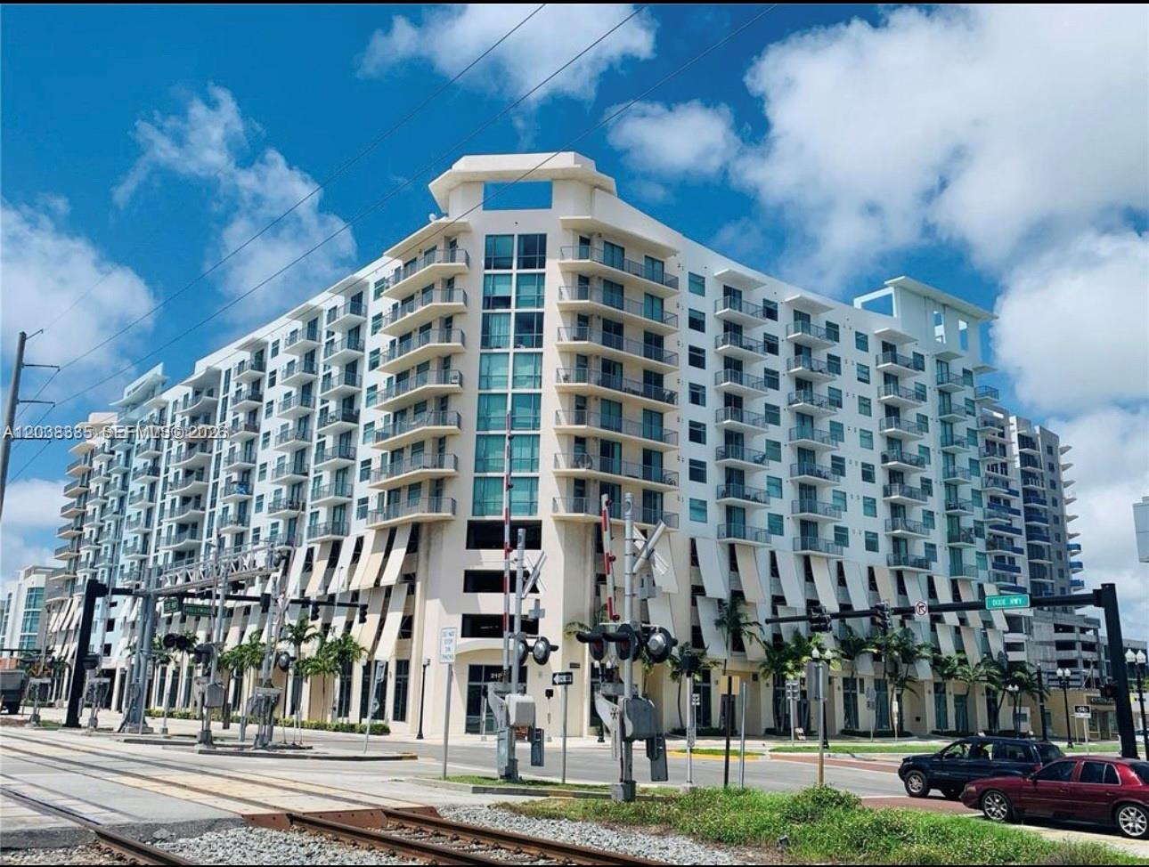 Photo of 140 Dixie Hwy  #921, Hollywood, Florida, 33020 - 