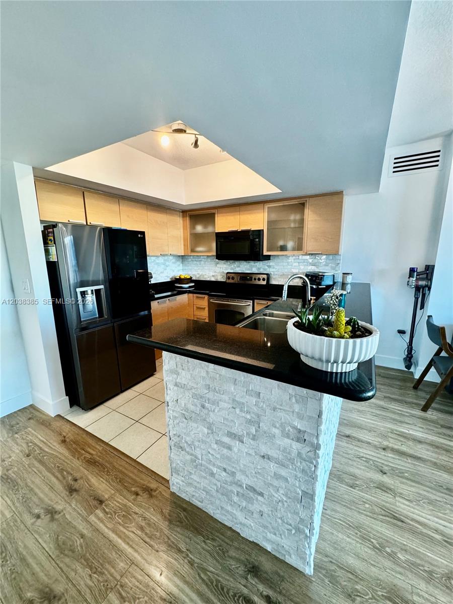 Photo of 140 Dixie Hwy  #921, Hollywood, Florida, 33020 - 