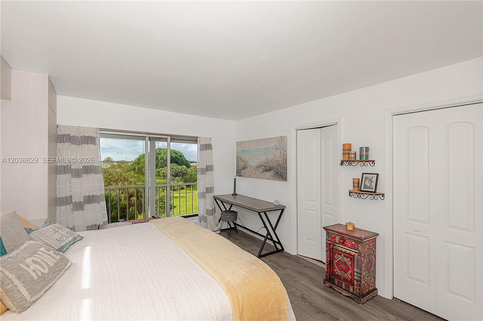 501 2 / 2 992 sq. ft. $ 2026-06-17 0 foto