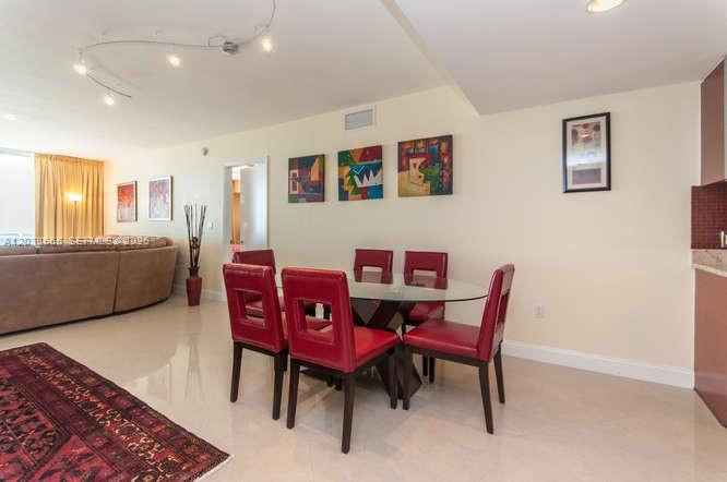 3103 3 / 3 1841 sq. ft. $ 2026-06-17 0 foto