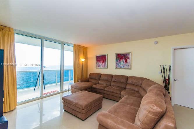 3103 3 / 3 1841 sq. ft. $ 2026-06-17 0 foto