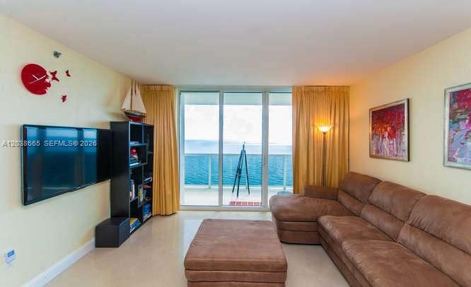 3103 3 / 3 1841 sq. ft. $ 2026-06-17 0 foto