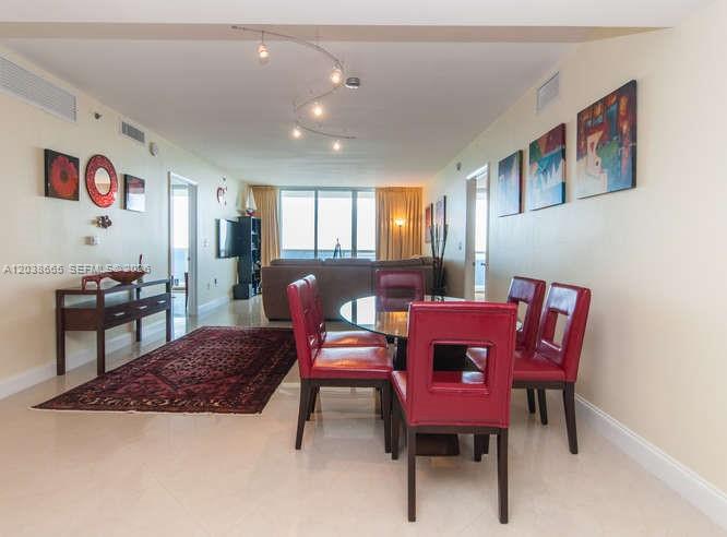 3103 3 / 3 1841 sq. ft. $ 2026-06-17 0 foto