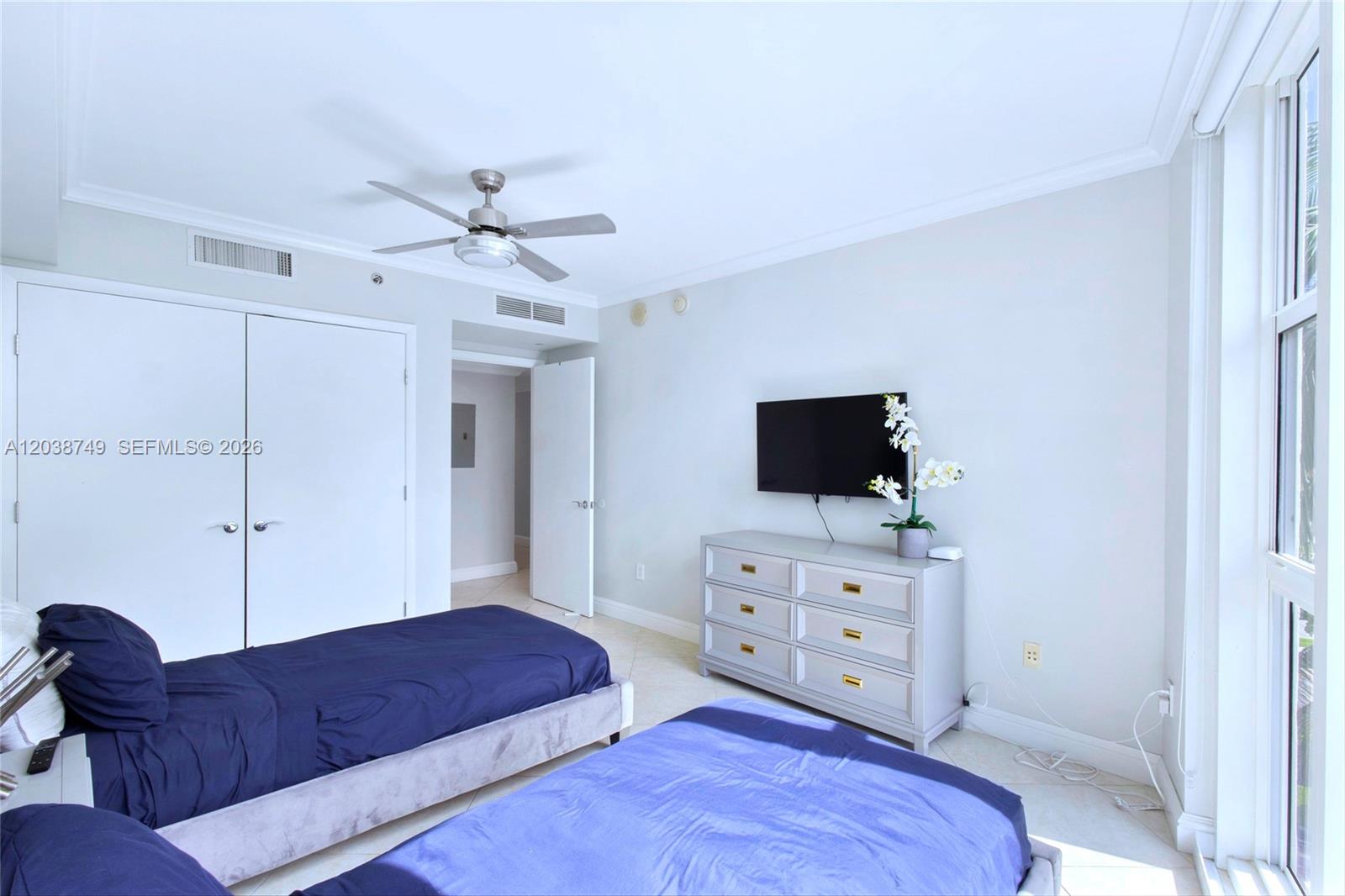 405 2 / 2 1782 sq. ft. $ 2026-06-17 0 foto