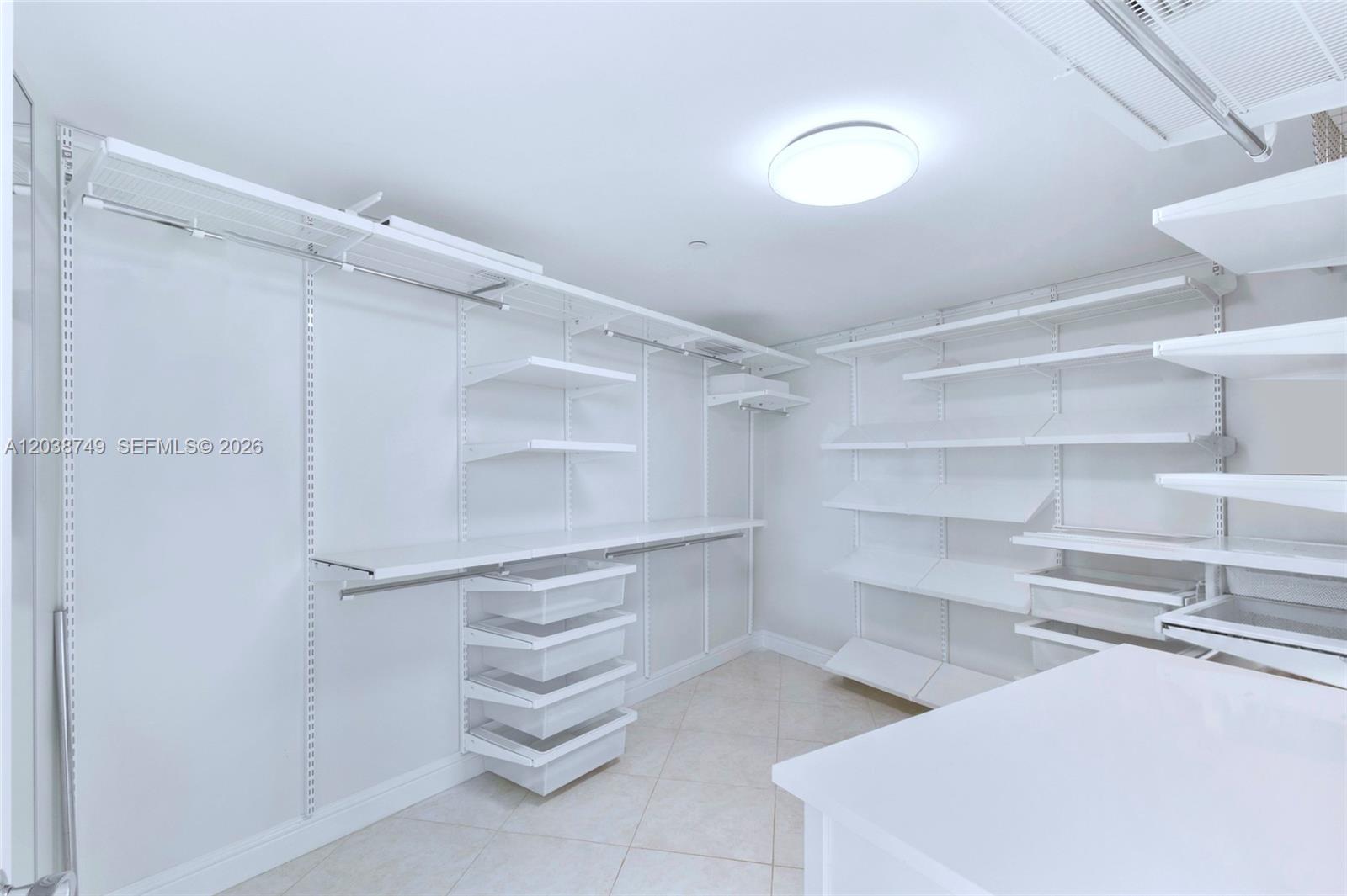 405 2 / 2 1782 sq. ft. $ 2026-06-17 0 foto