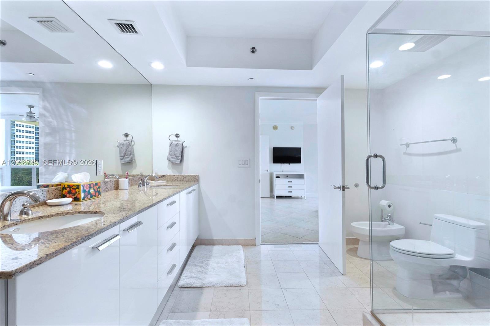 405 2 / 2 1782 sq. ft. $ 2026-06-17 0 foto