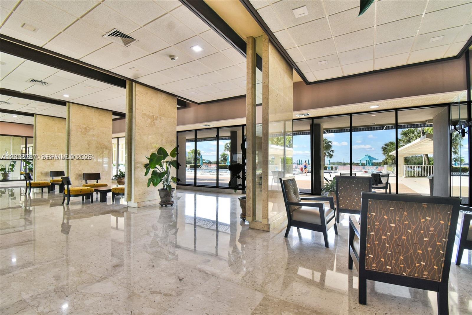 1711 1 / 2 762 кв.футов $ 2026-06-17 0 Фото