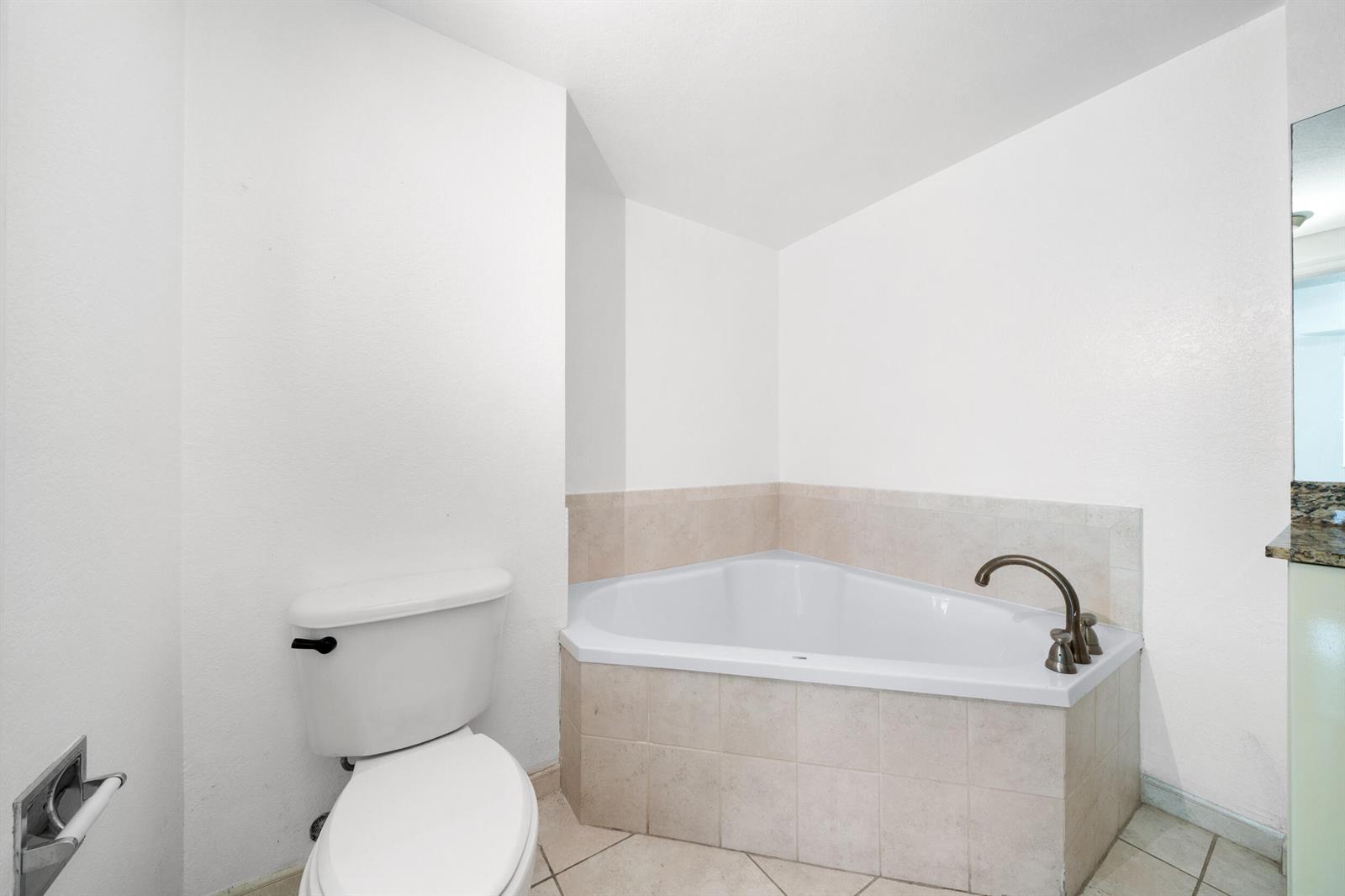 Photo of 1830 Radius #405, Hollywood, Florida, 33020 - 103 3