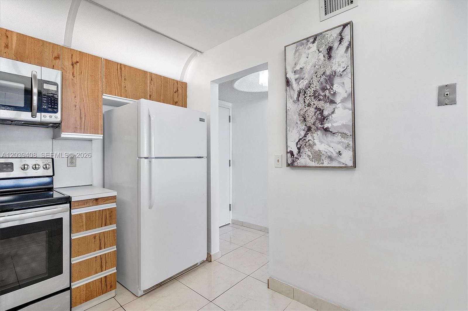 Photo of 2301 Ocean Dr  #1406, Hollywood, Florida, 33019 - 