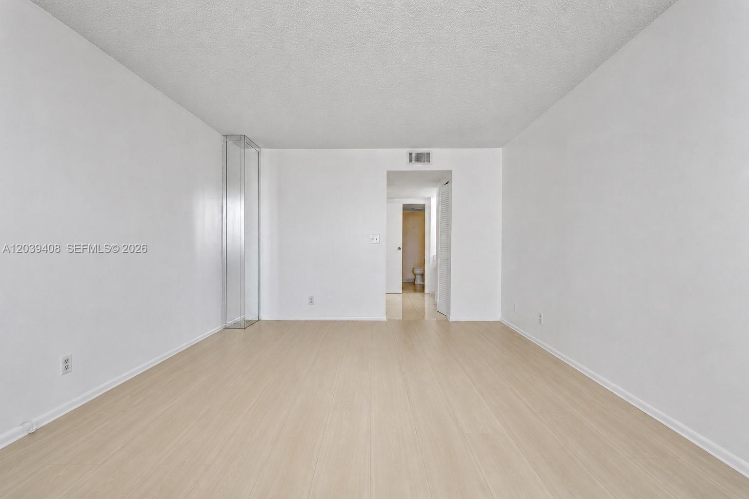 Photo of 2301 Ocean Dr  #1406, Hollywood, Florida, 33019 - 