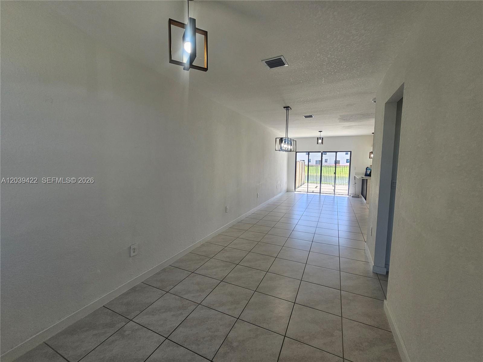 1473 4 / 3 1580 sq. ft. $ 2026-06-18 0 foto