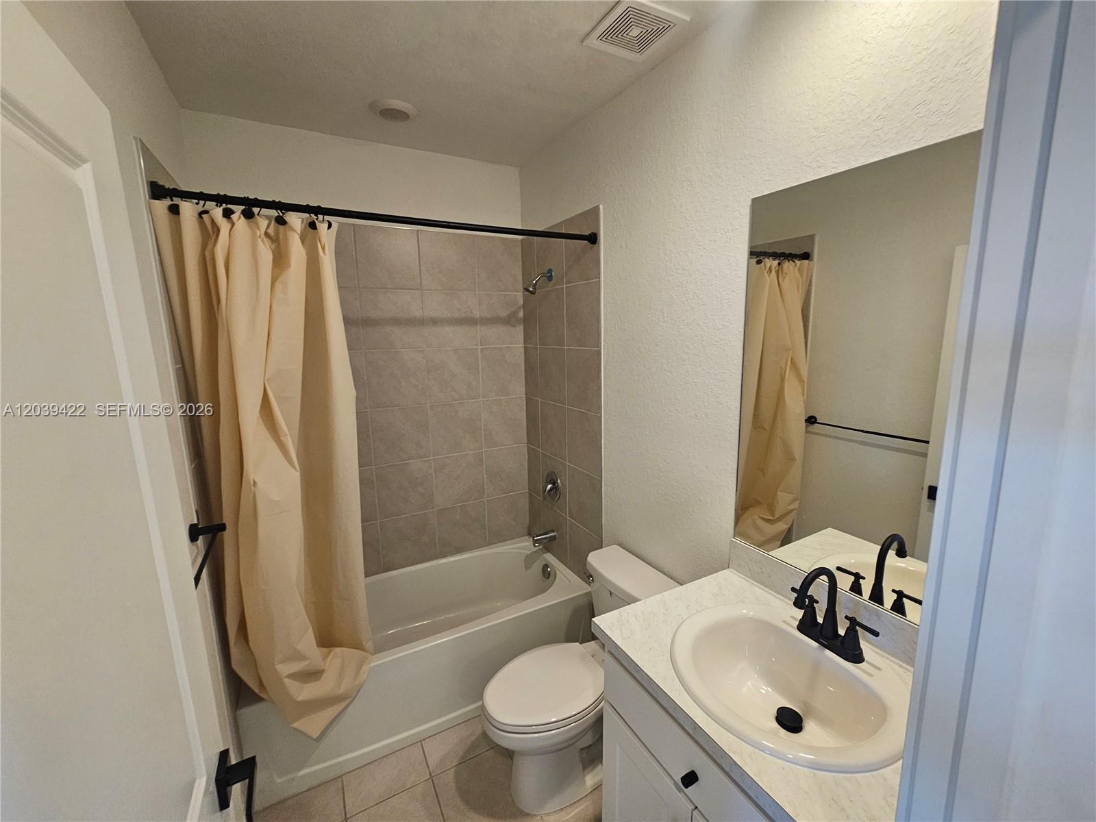 1473 4 / 3 1580 sq. ft. $ 2026-06-18 0 foto