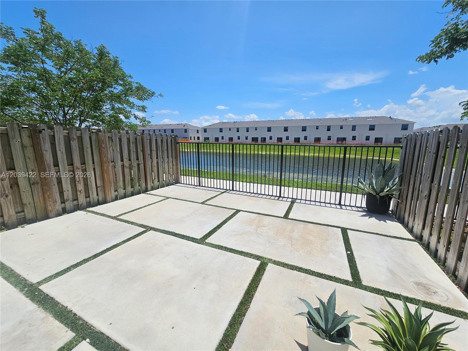 1473 4 / 3 1580 sq. ft. $ 2026-06-18 0 foto