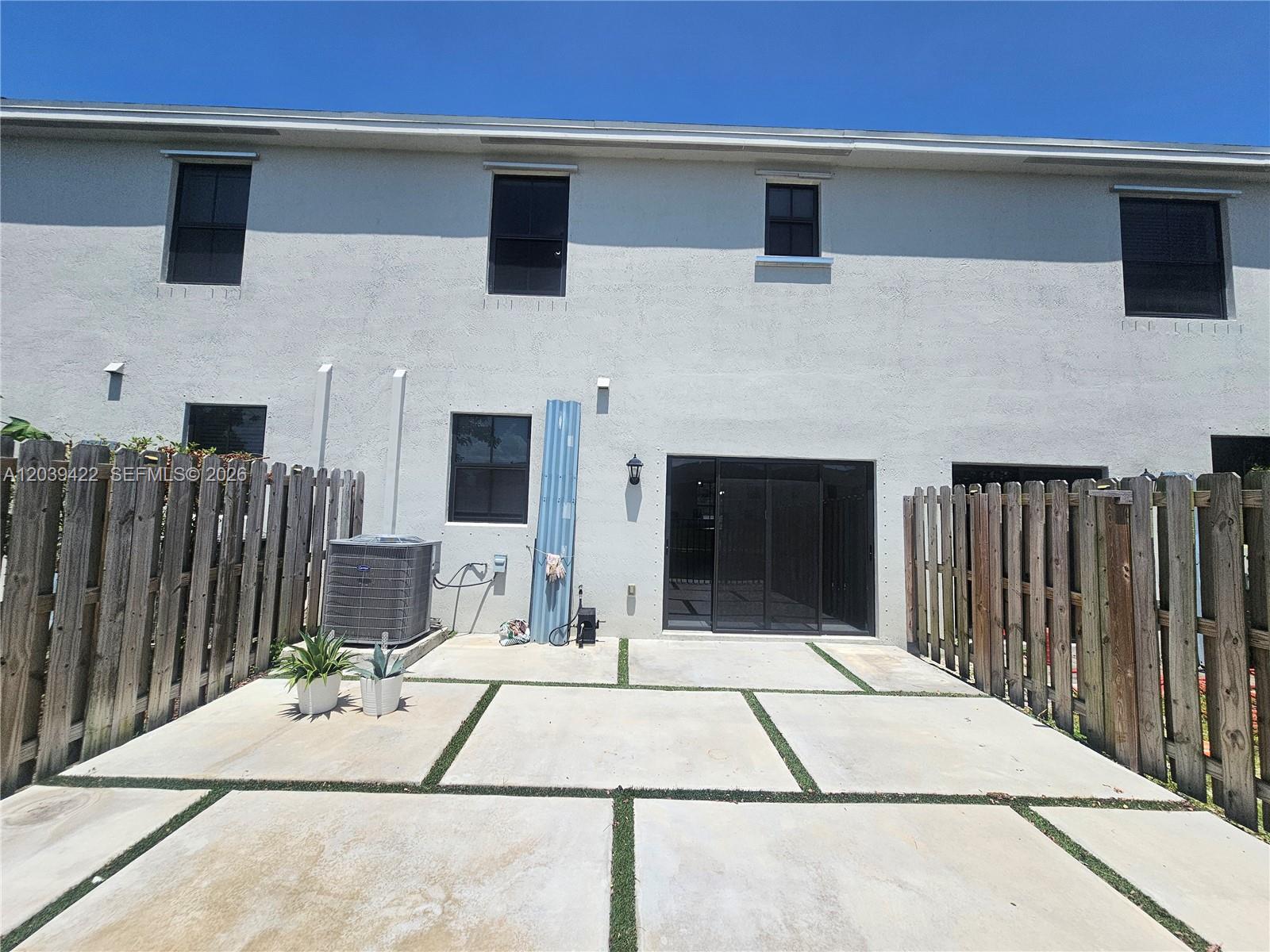 1473 4 / 3 1580 sq. ft. $ 2026-06-18 0 foto