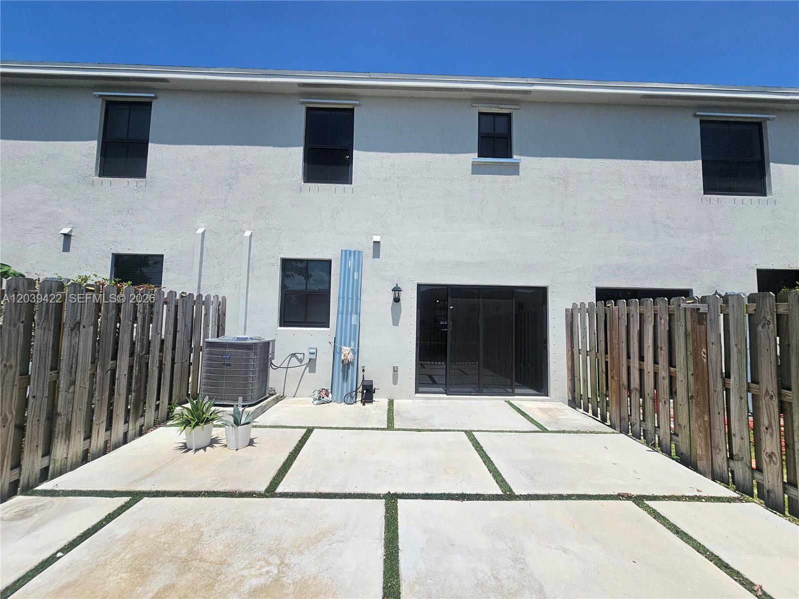 1473 4 / 3 1580 sq. ft. $ 2026-06-18 0 foto