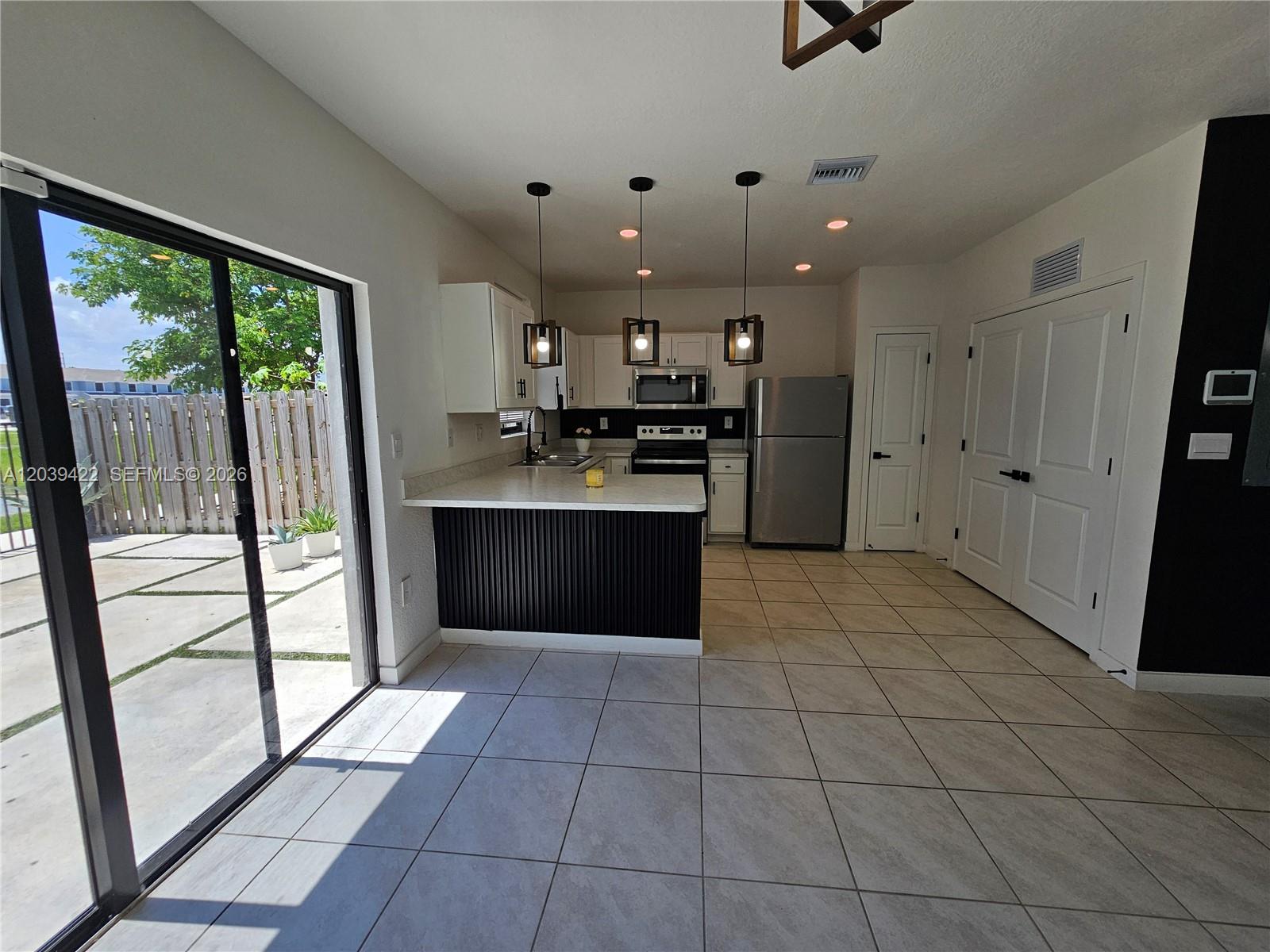 1473 4 / 3 1580 sq. ft. $ 2026-06-18 0 foto
