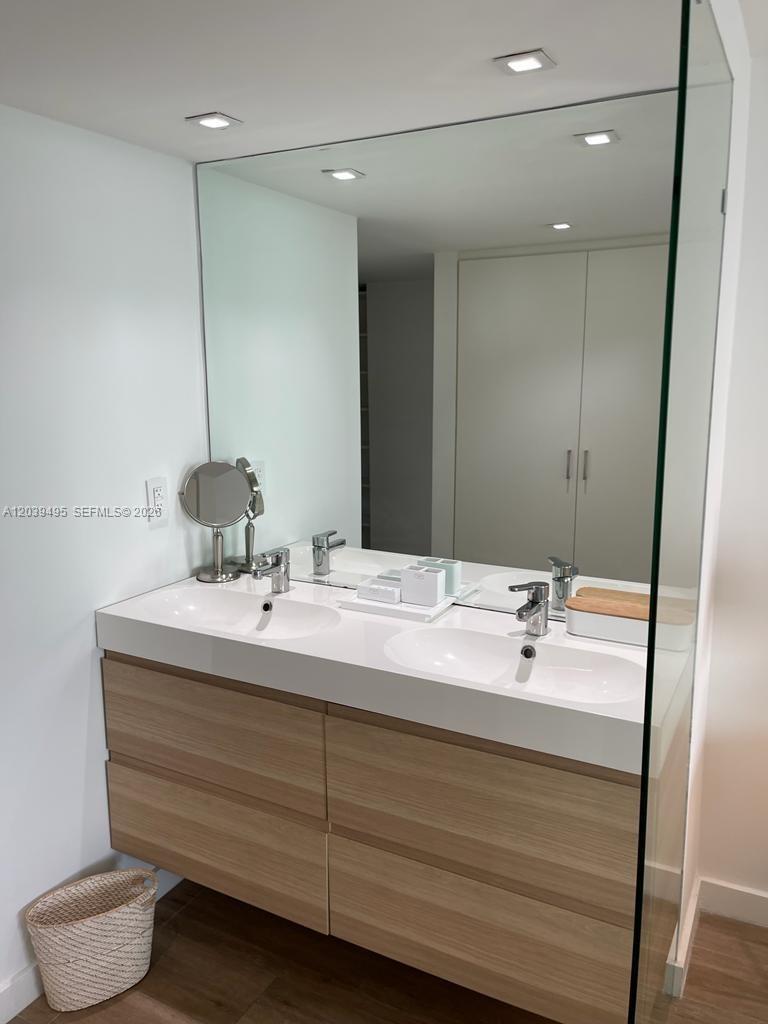 1521 2 / 2 1357 sq. ft. $ 2026-06-18 0 foto